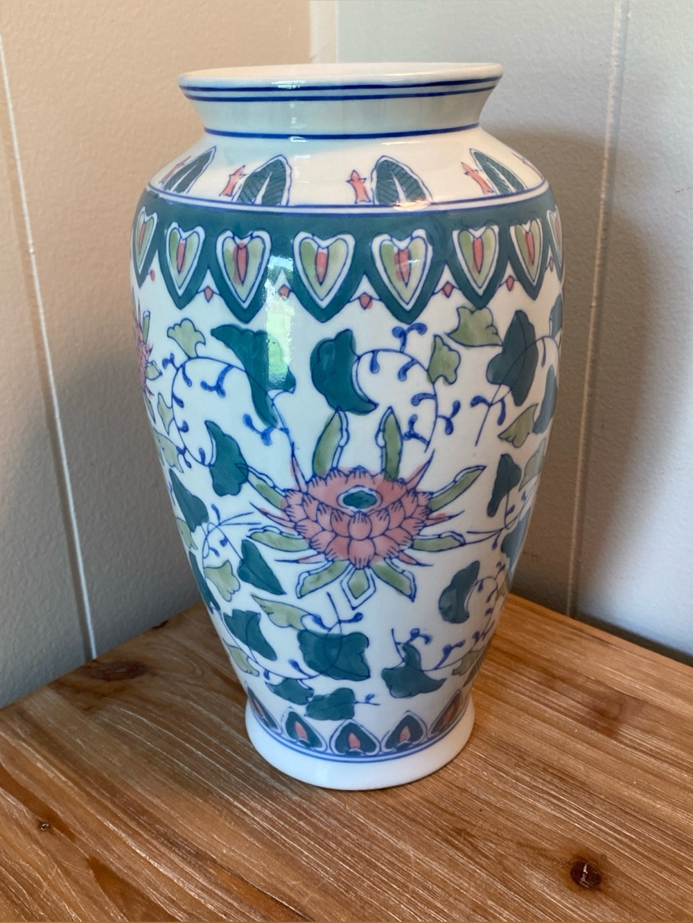 VINTAGE CHINESE VASE CHINOISERIE DECOR 9.75" FLORAL VASE - LOTUS PINK GREEN BLUE